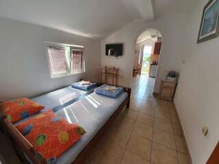 Апартаменты Apartments Marija Будва Номер-студио с балконом (для 4 взрослых)-11